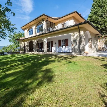 Villa La Quercia By Mmega